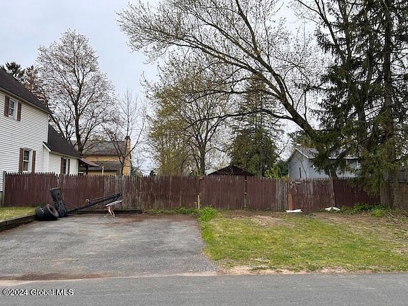 4th image of 20 Lathrop Avenue