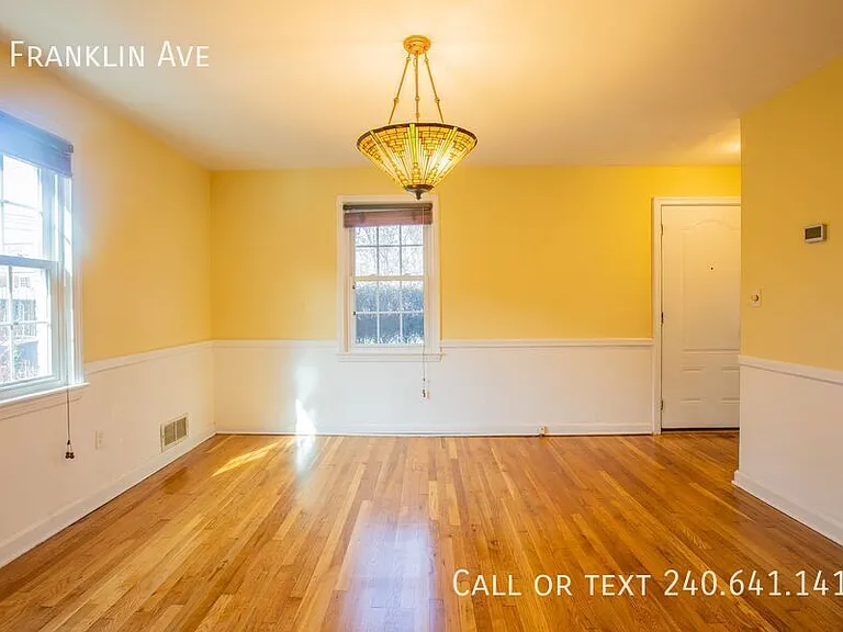 8 Franklin Ave — Photo 10