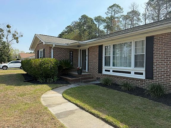 2nd image of 27 Plantation Rd.