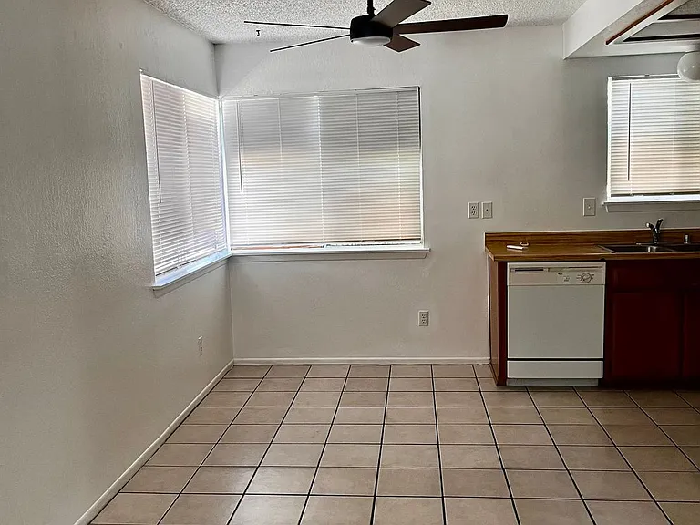 13890 Juniper St — Photo 16