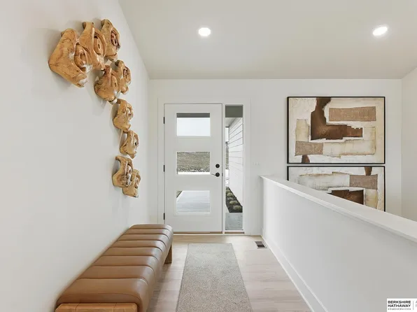 5031 S 199th Ave, Omaha, NE 68135