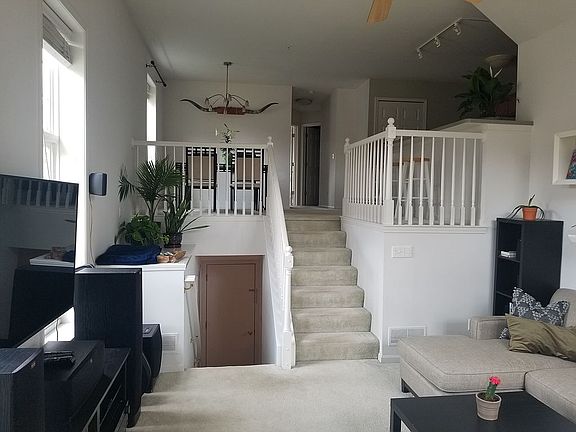 2nd image of 3016 Barclay Way
