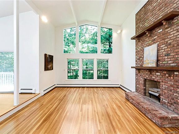 4th image of 15 Eljays Ln