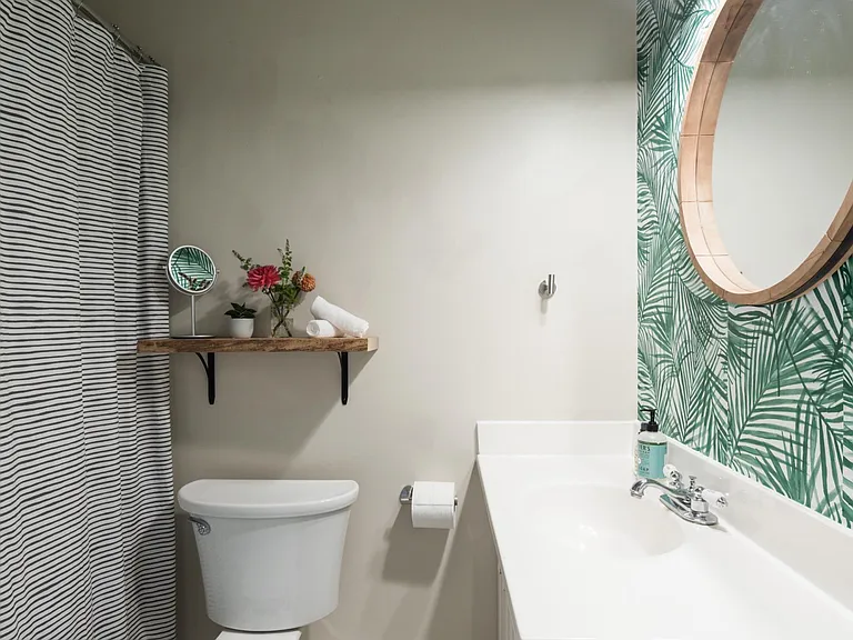 7468 N Huron Ave — Photo 17