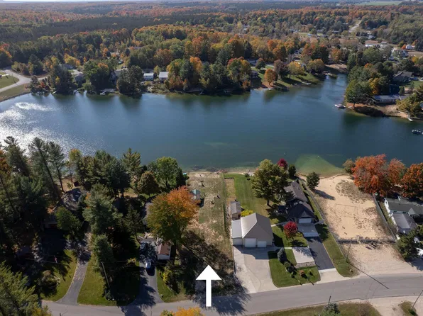 Gitchegumee Dr, Buckley, MI 49620