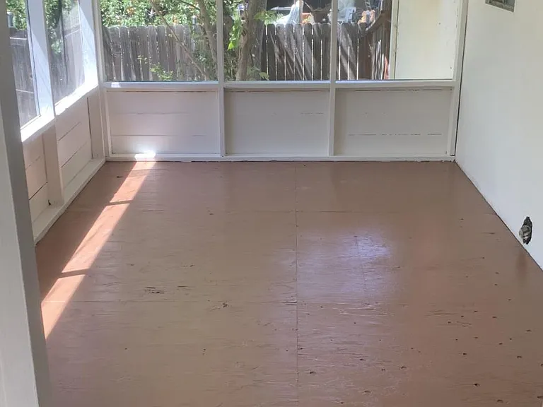 enclosed patio all screened in