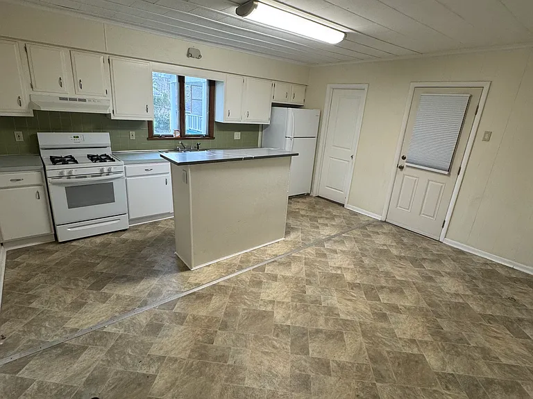 413 New St #1 — Photo 24