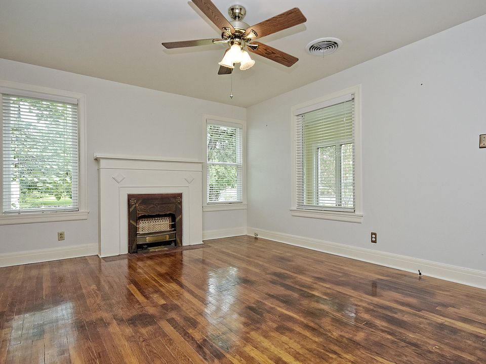 2nd image of 1904 Travis Heights Blvd