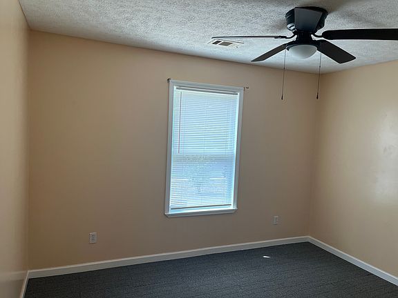 5th image of 122 Locust St