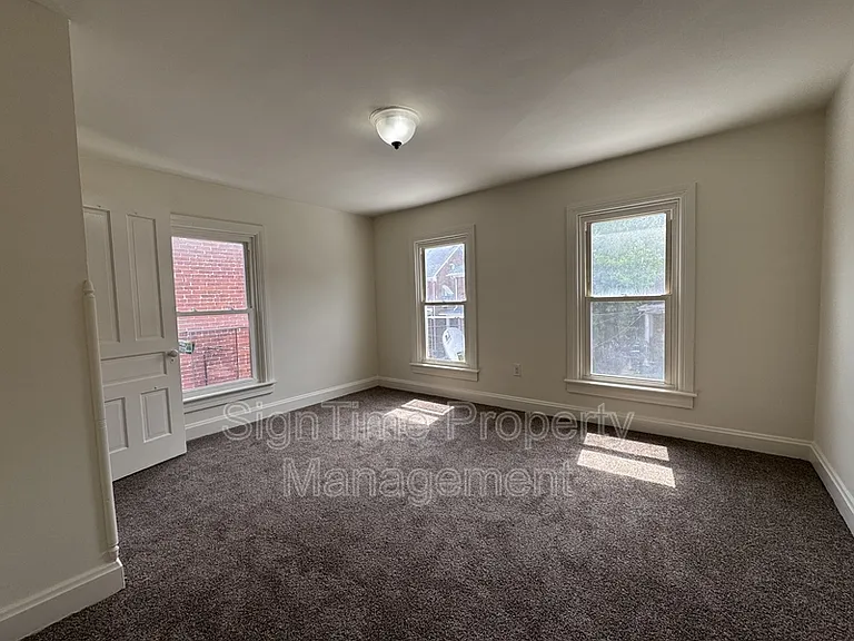 627 N Mulberry St — Photo 18