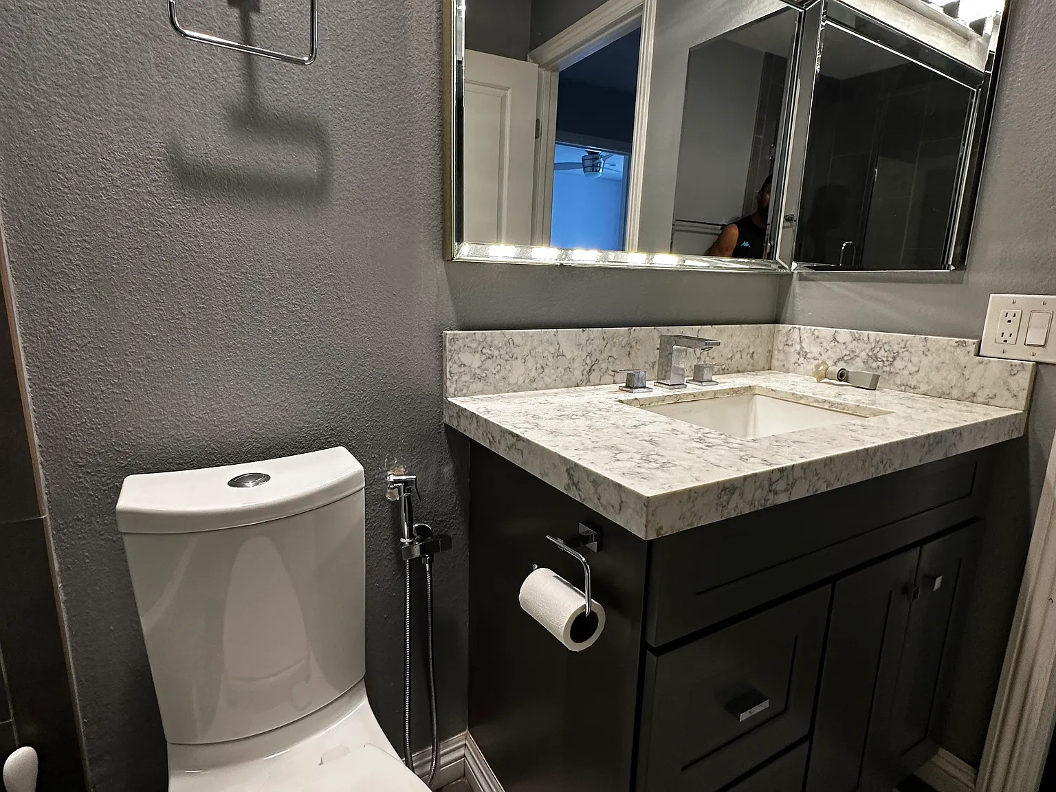 4 bed, 2.5 bath, 1300 sqft, $5,000 — Photo 4