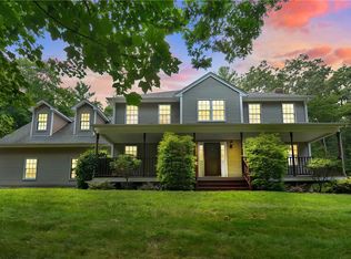 488 Log Rd, Smithfield, RI 02917
