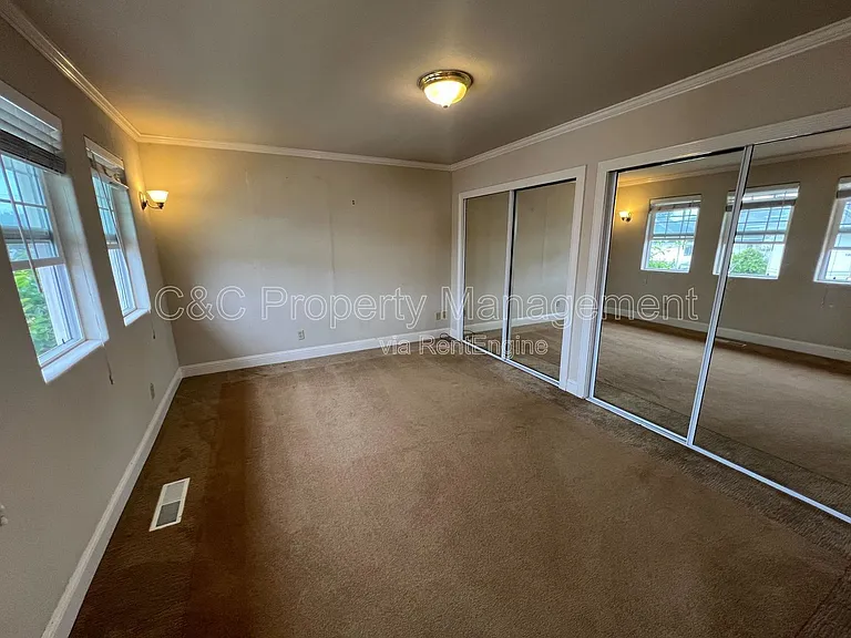 250 Monroe St #1 — Photo 9