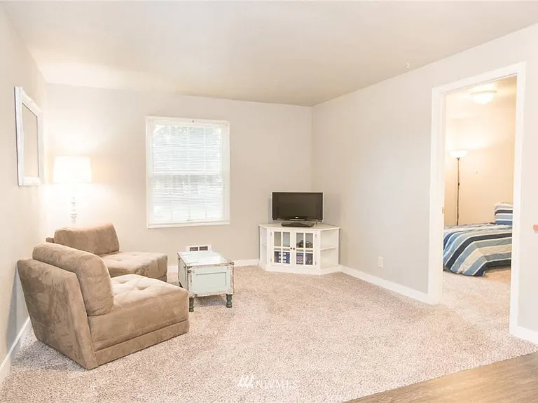 700 SW 368th St #701 — Photo 3