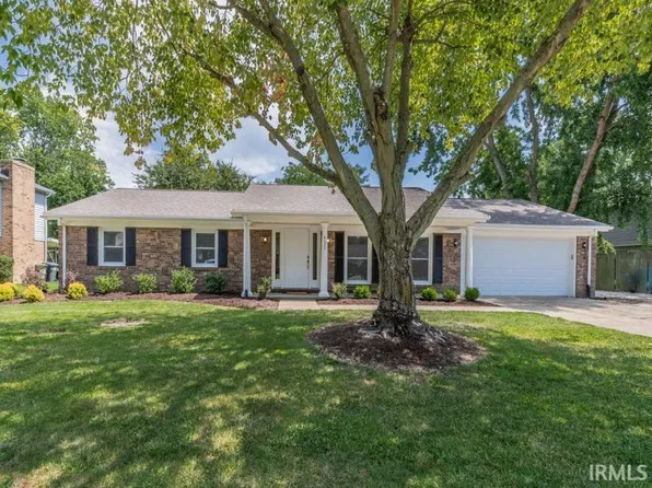 4122 Triple Crown Dr, Newburgh, IN 47630
