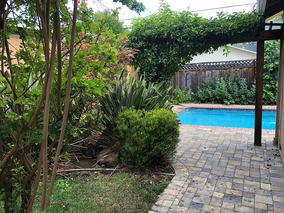 2nd image of 4039 Valerie Dr
