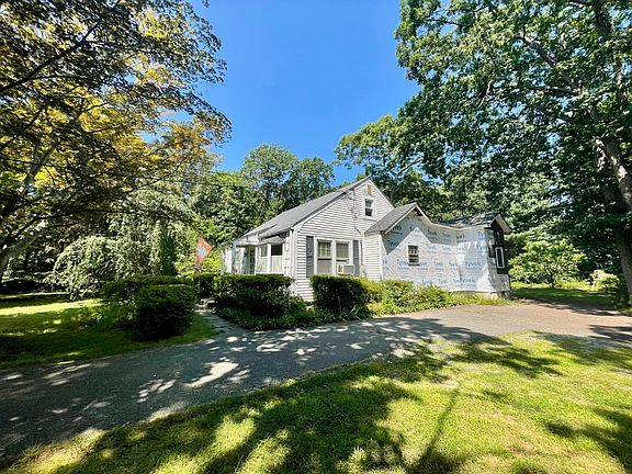 2nd image of 295 Woodlawn Ave