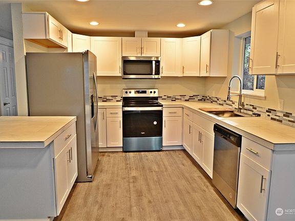 4th image of 13616 96th Ave NW