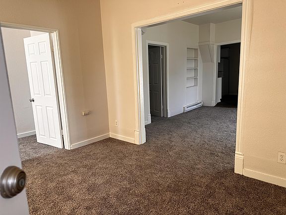 2nd image of 718 W 1st St APT 1