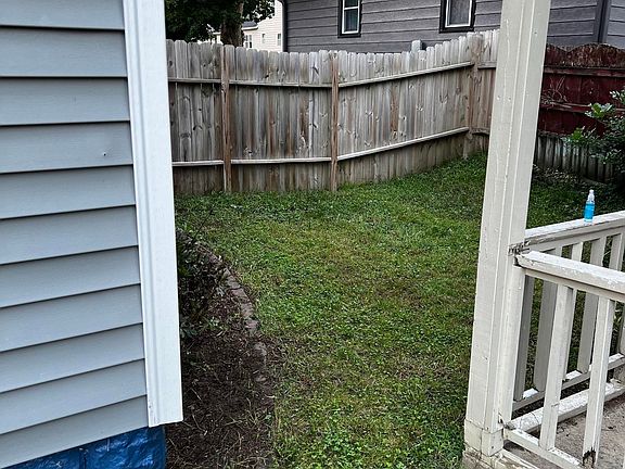 3rd image of 106 Crawford St