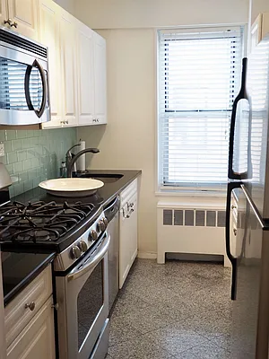 Rented by Barshay Brokerage | media 14