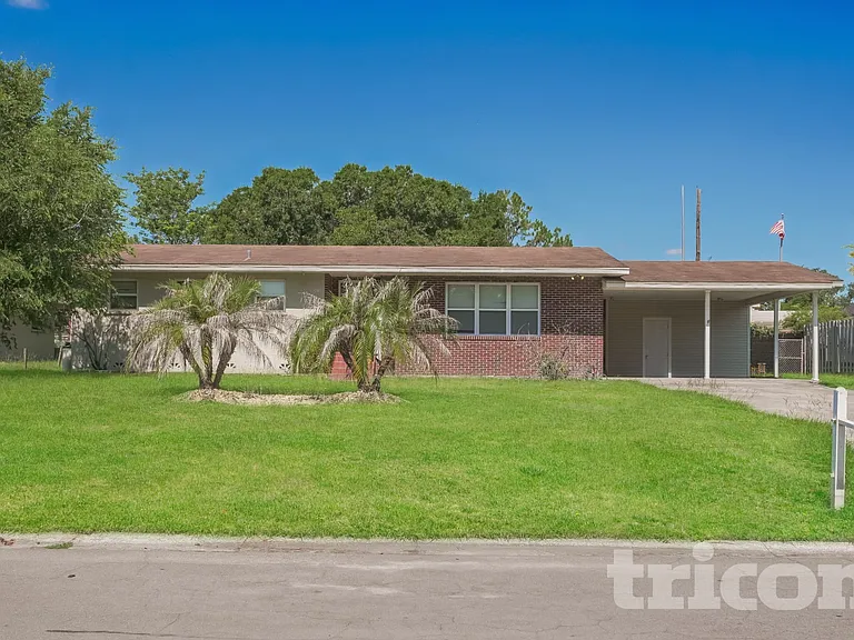 409 Montgomery Ave — Photo 1