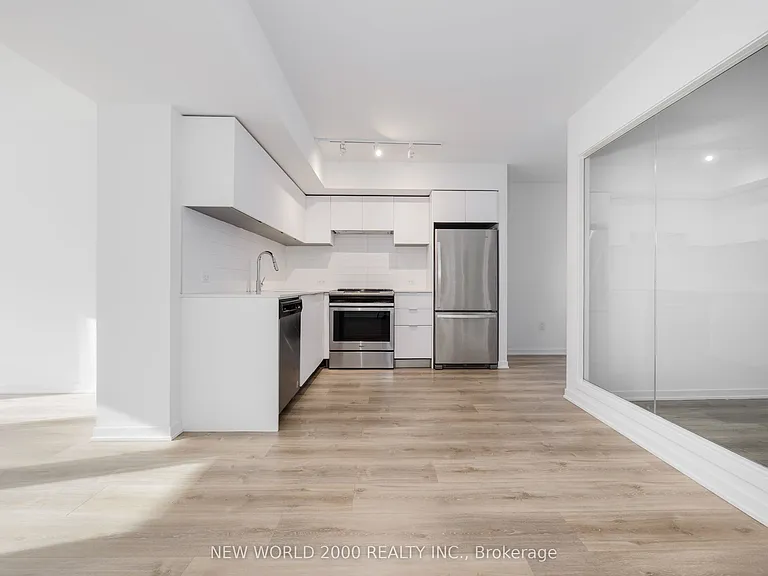 101 Roehampton Ave #2002 — Photo 6