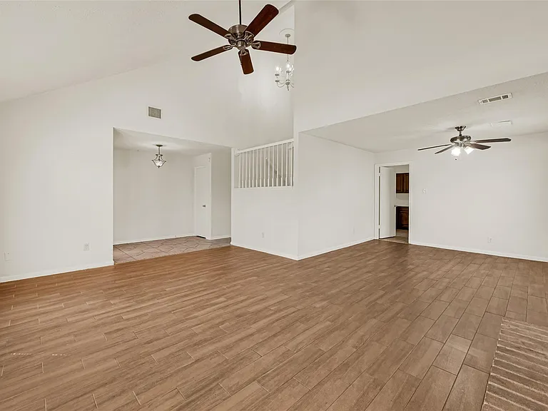 4910 Brownfields Ct — Photo 8