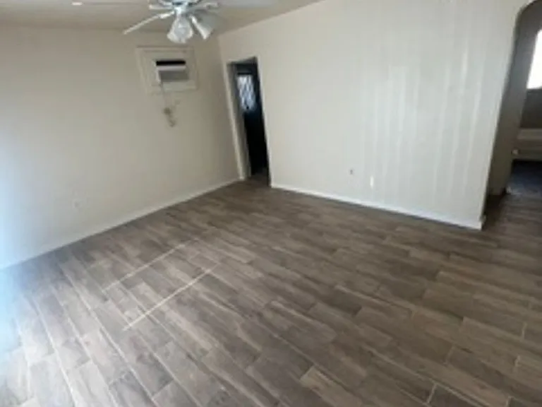 1405 W Clarendon Ave — Photo 5