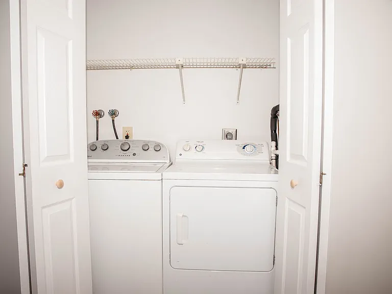 33 E Park St — Photo 13