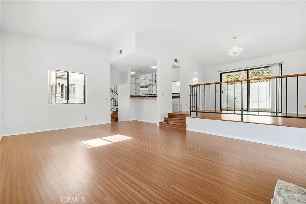 4 bed, 3.5 bath, 2671 sqft, $6,995 — Photo 3