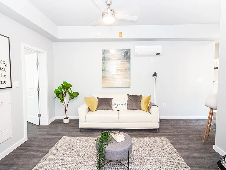 753 Wolseley Ave #306 — Photo 4