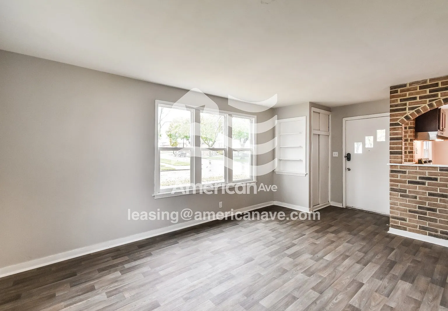 3 bed, 1.0 bath, 972 sqft, $1,560 — Photo 4