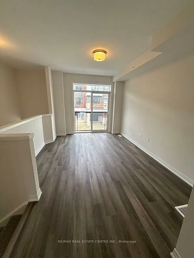 3 bed, $2,100 — Photo 3