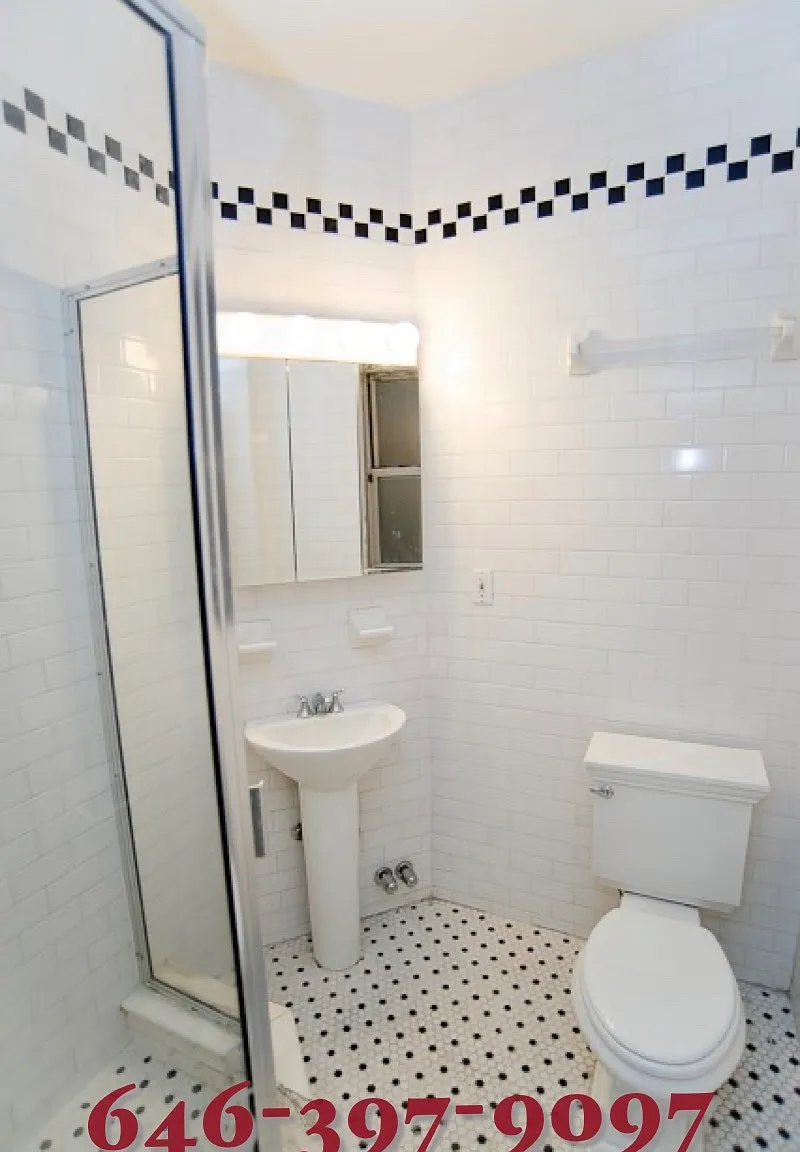 Elliott Ave — Photo 2