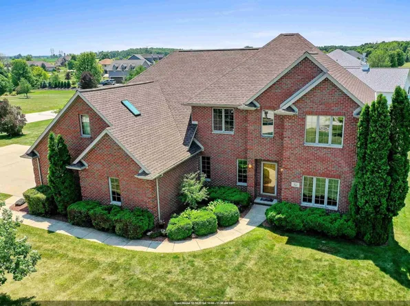 10 Corn Silk Ct, Wrightstown, WI 54180