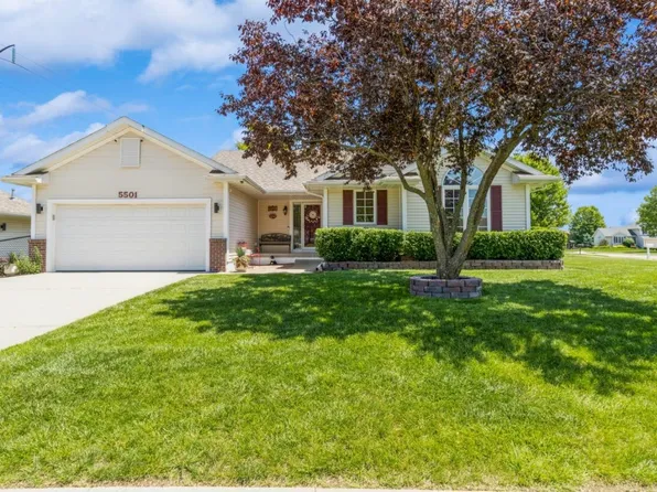5501 NW 93rd St, Johnston, IA 50131