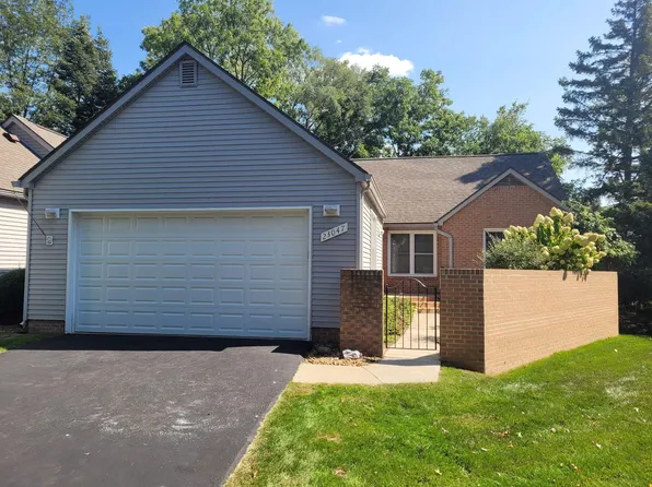 23047 Farmington Rd, Farmington, MI 48336