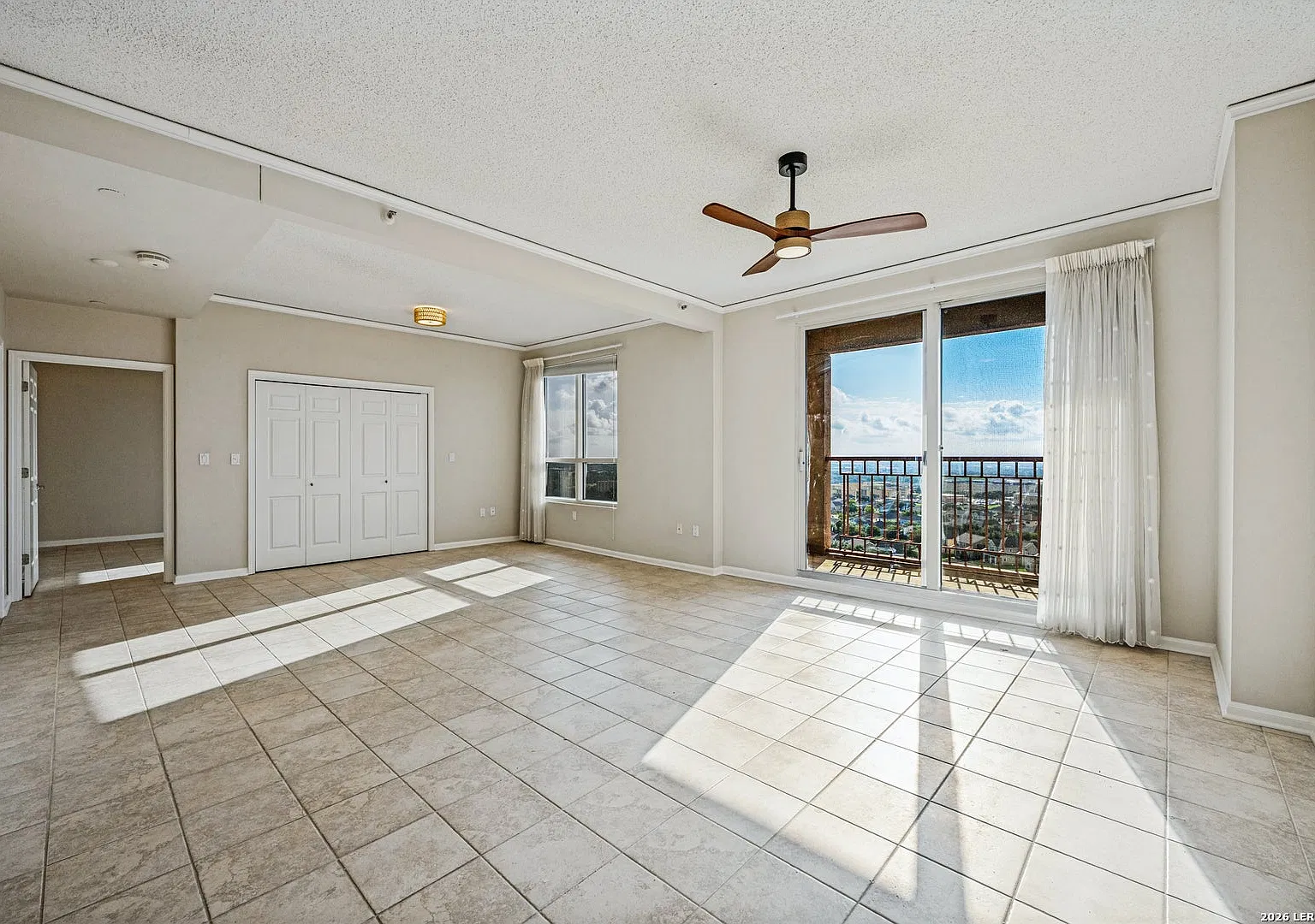 1 bed, 1034 sqft, $3,500 — Photo 3