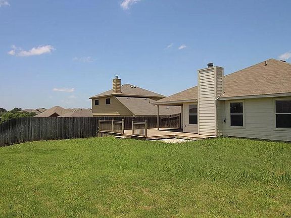 3rd image of 204 Ponderosa Dr