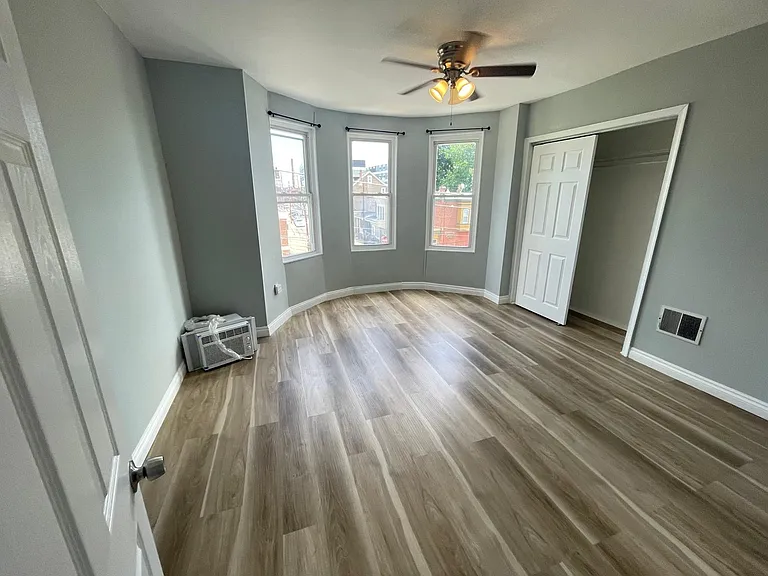 4922 Princeton Ave — Photo 9