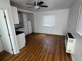 825 Obispo Ave, Long Beach, CA