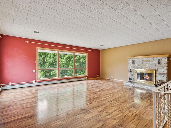 5th image of 111 12th Ave NE