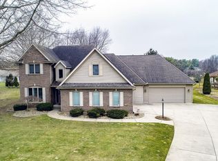 57119 Bluff Crest Dr, Elkhart, IN 46516