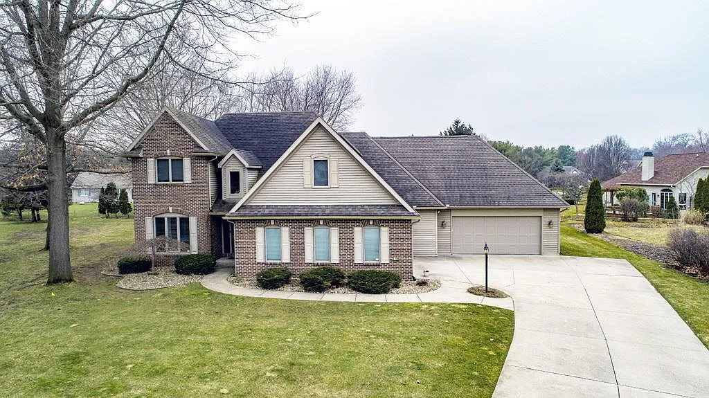 57119 Bluff Crest Dr photo 1