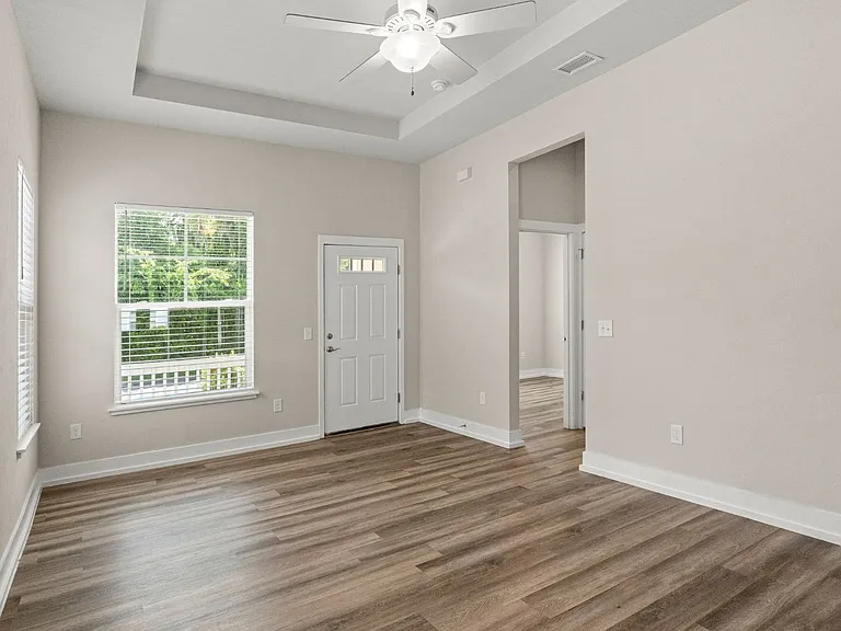 420 NW 1st St — Photo 7