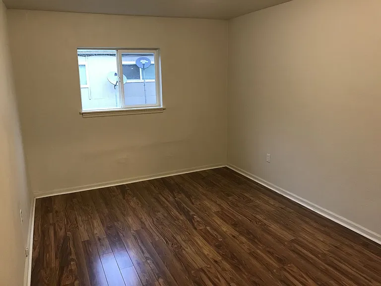 166-Gerth Apartments — Photo 9