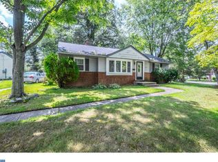 300 Glendale Dr, Somerdale, NJ 08083