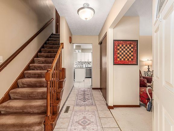 4th image of 9954 Oxford Dr NW
