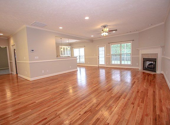 3rd image of 128 Gentle Breeze Court